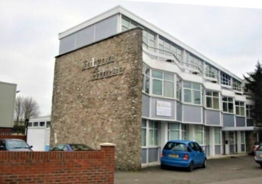 Amberley Way, Hounslow à louer - Photo de l’immeuble – Image 3 sur 11