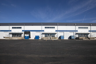 2610 NE Industrial Dr, North Kansas City, MO à louer Photo de l’immeuble– Image 1 sur 3