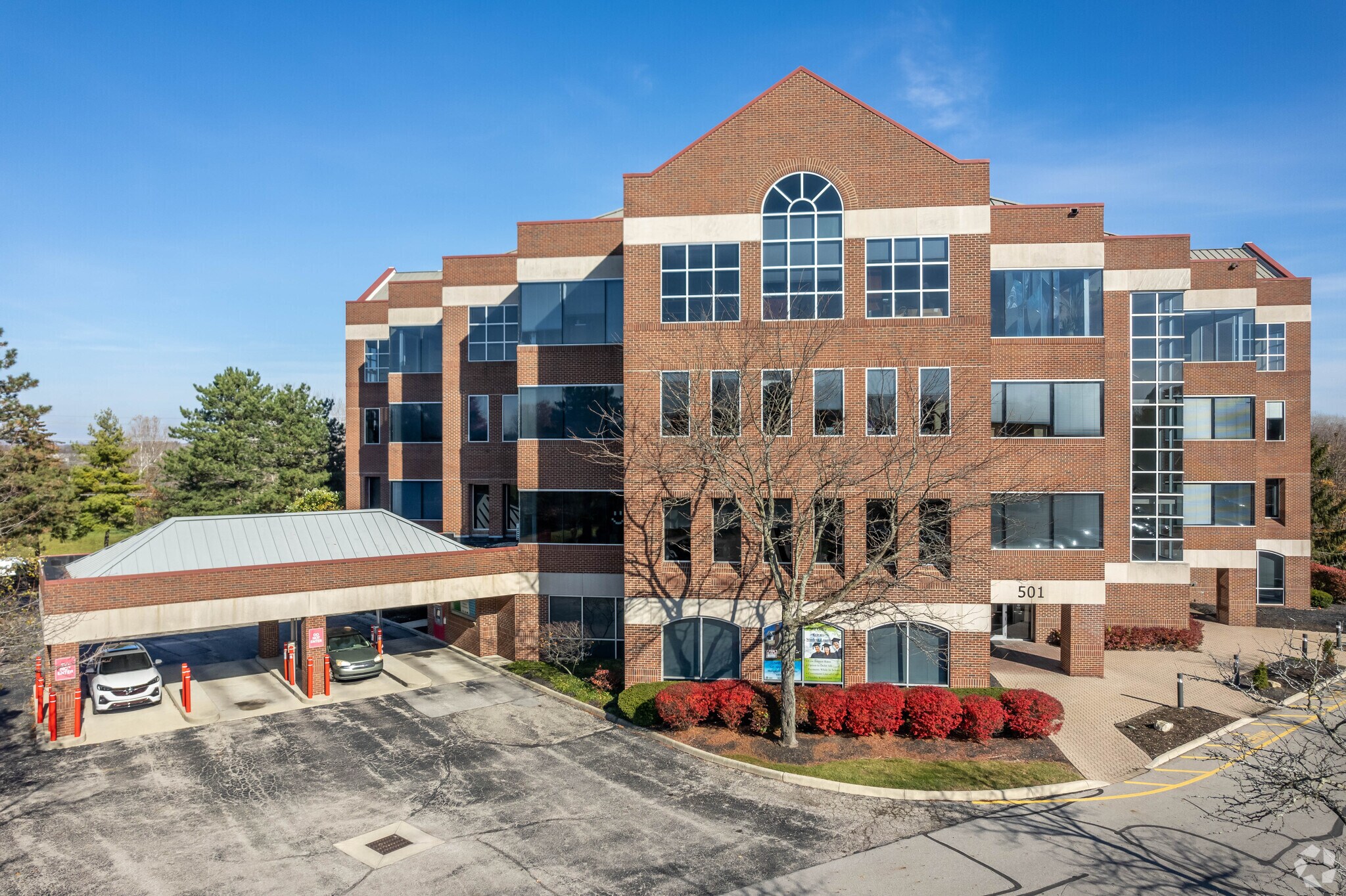 501 W Schrock Rd, Westerville, OH à louer Photo principale– Image 1 sur 15
