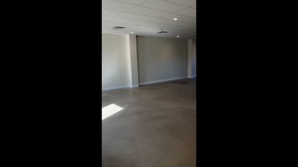 195 Russell St, Hadley, MA à louer - Vidéo sur l’annonce professionnelle – Image 2 sur 31