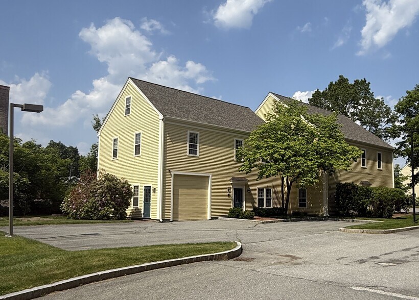 54 Junction Square Dr, Concord, MA à vendre - Photo de l’immeuble – Image 3 sur 12