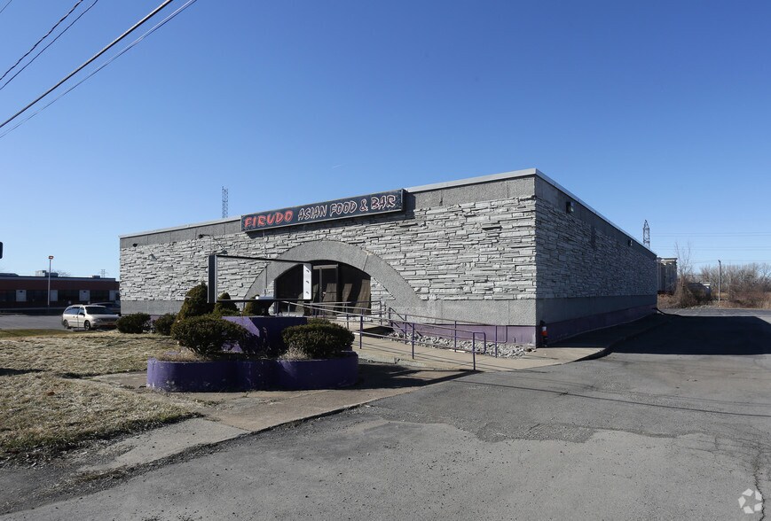 3011 E Erie Blvd, Syracuse, NY à vendre - Photo de l’immeuble – Image 2 sur 19