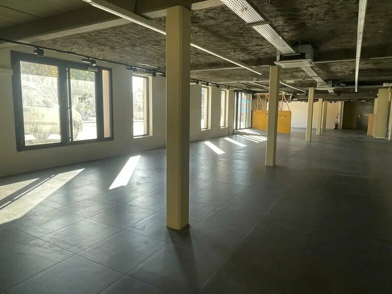 Local commercial dans Le Taillan-Médoc à louer - Photo de l’immeuble – Image 2 sur 5