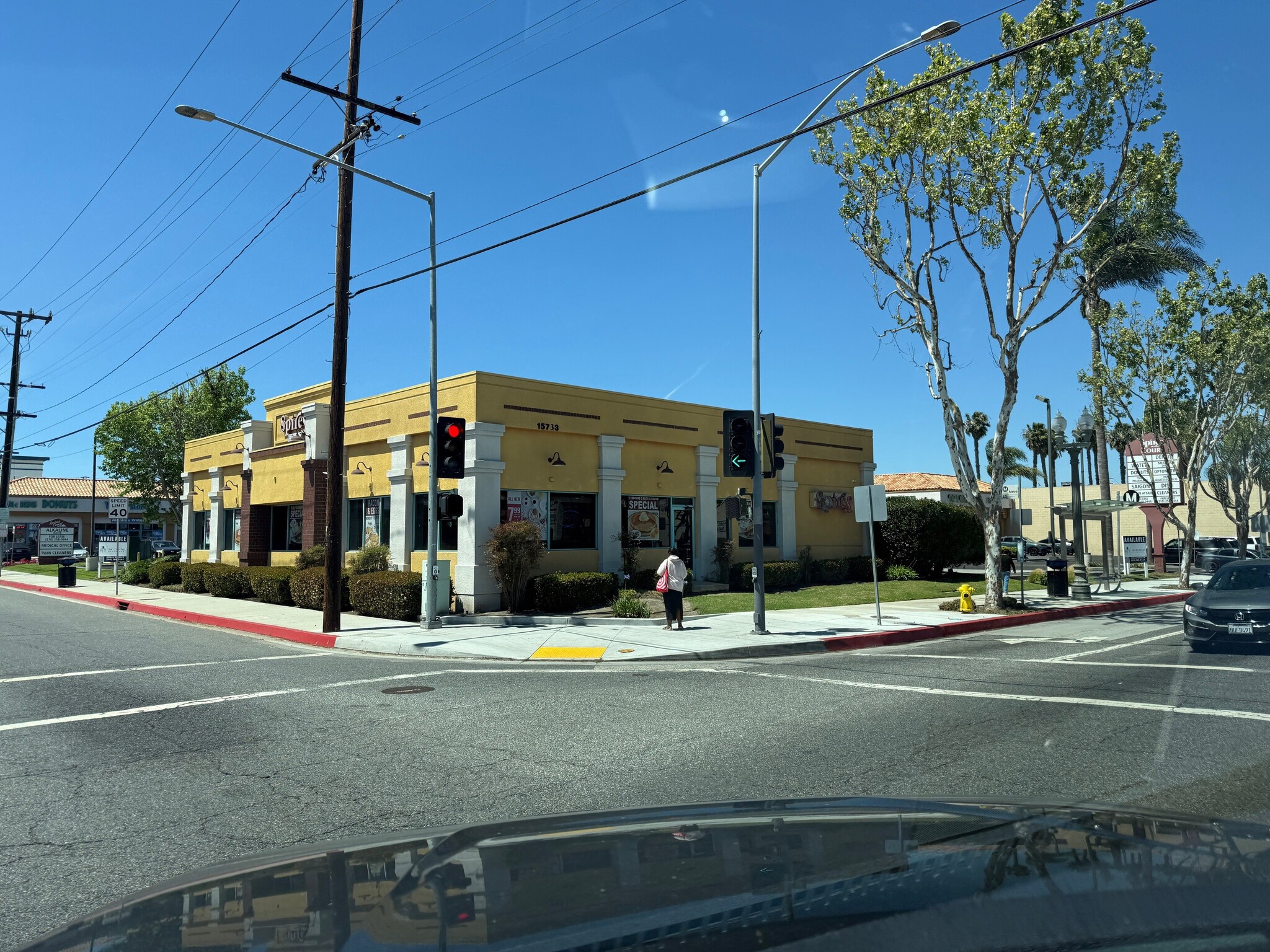 15725 Hawthorne Blvd, Lawndale, CA à louer Photo de l’immeuble– Image 1 sur 2