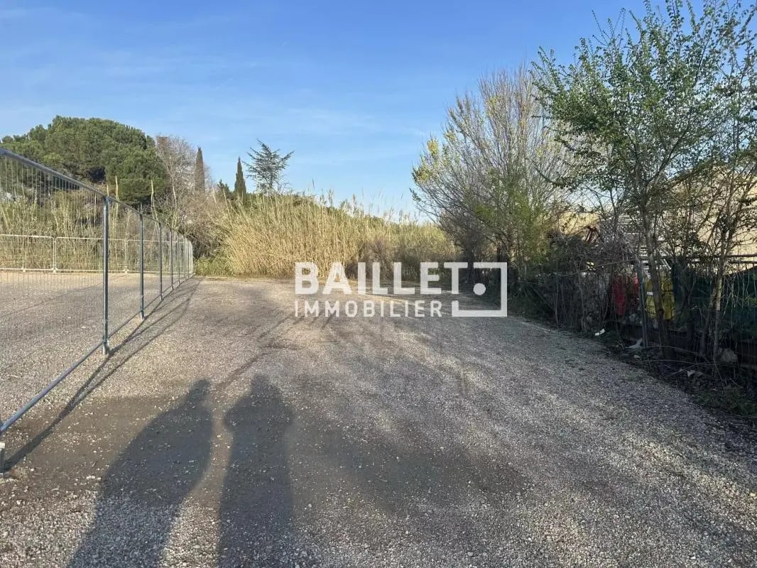 Terrain dans Antibes à louer Photo principale– Image 1 sur 2