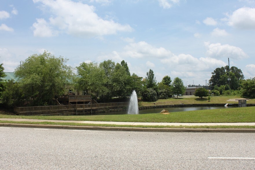 2328 S College St, Auburn, AL à vendre - Photo de l’immeuble – Image 3 sur 31