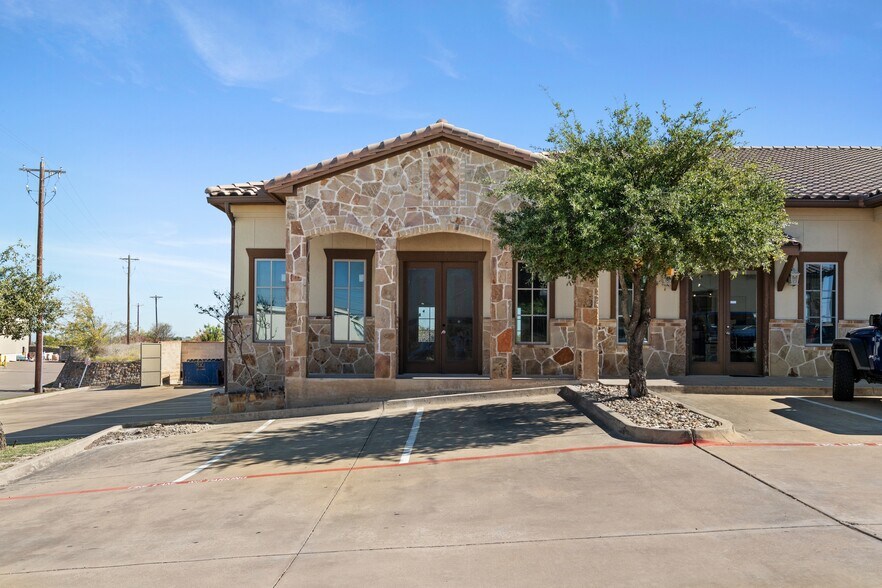 E 181 E BB Fielder Rd Suite 300, Weatherford, TX à louer - Photo de l’immeuble – Image 3 sur 26