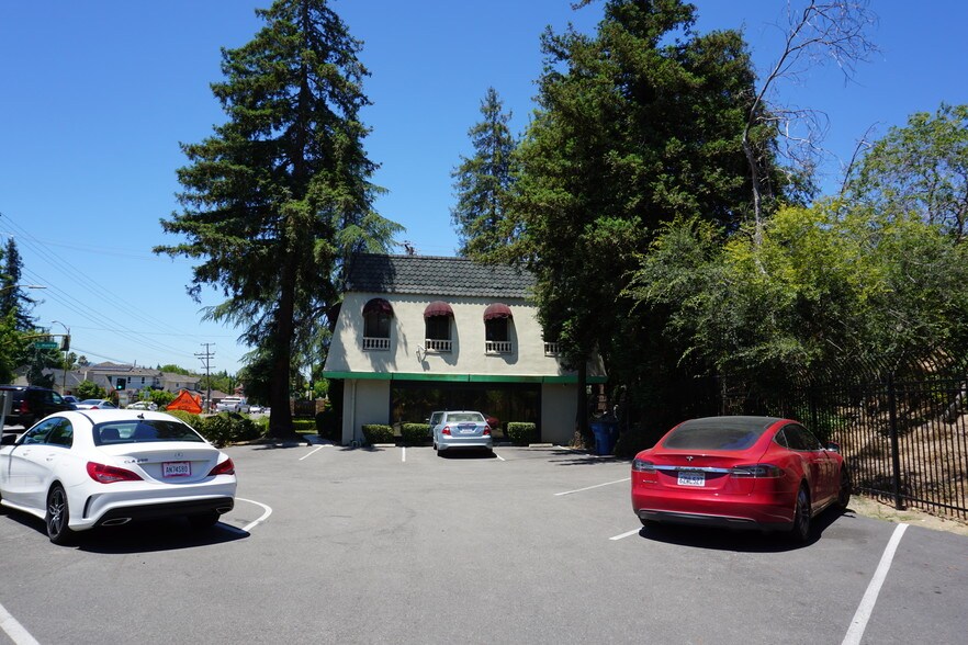 2787 Moorpark Ave, San Jose, CA à vendre - Photo de l’immeuble – Image 3 sur 14
