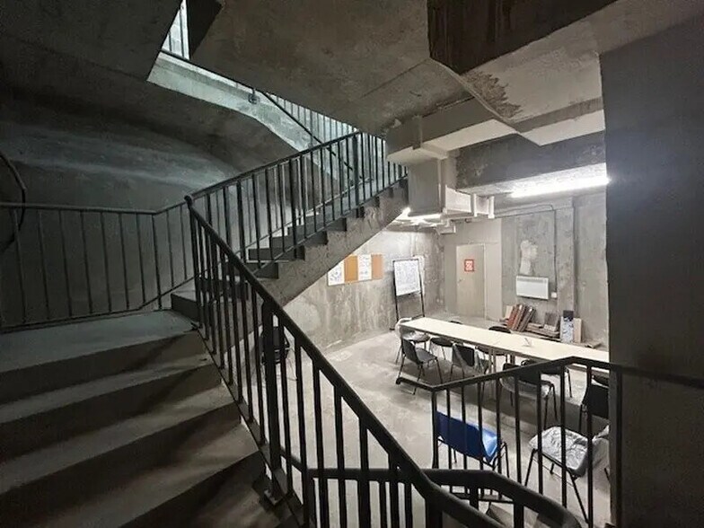 17 Avenue Pierre Ier De Serbie, Paris à louer - Photo de l’immeuble – Image 3 sur 7