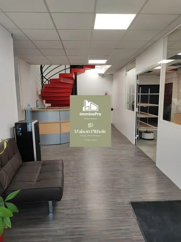 Plus de détails pour Local d'activités à louer