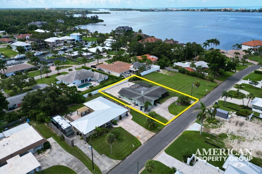 1848 Southpointe Dr, Sarasota, FL à vendre - Photo de l’immeuble – Image 2 sur 6