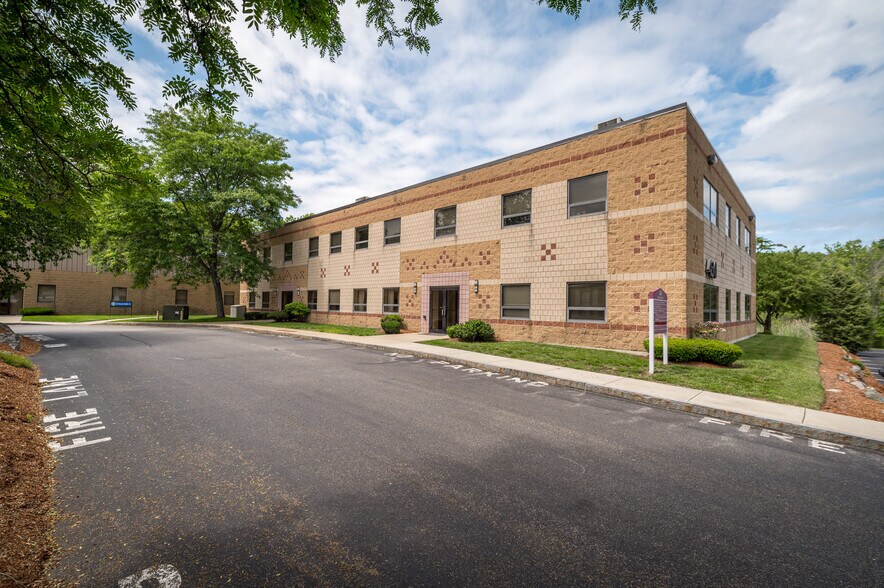 430 Boston St, Topsfield, MA à louer - Photo de l’immeuble – Image 1 sur 20