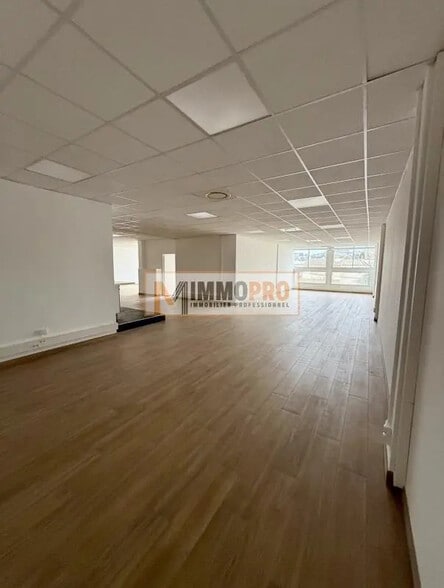 Bureau dans Biot à louer - Photo de l’immeuble – Image 3 sur 6