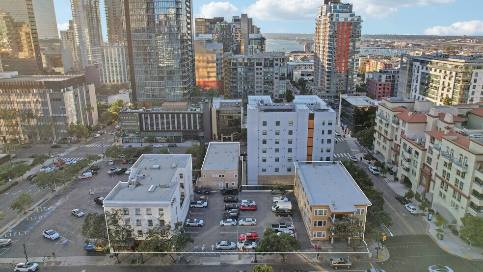 1st & Beech Downtown Collection 5 Assets portefeuille de 3 biens à vendre sur LoopNet.fr - Photo principale – Image 1 sur 8