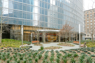 1111 Travis St, Houston, TX à louer Photo de l’immeuble– Image 1 sur 1