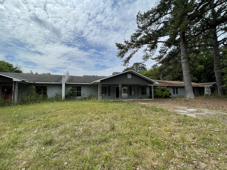 311 E Bryant St, Enfield, NC à vendre - Photo de l’immeuble – Image 1 sur 14