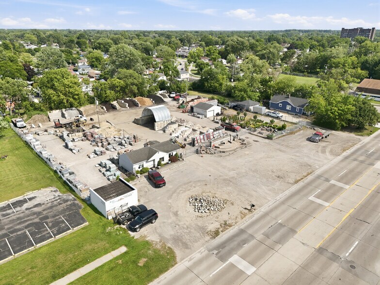 1287 S Merriman Rd, Westland, MI à vendre - Photo de l’immeuble – Image 3 sur 52