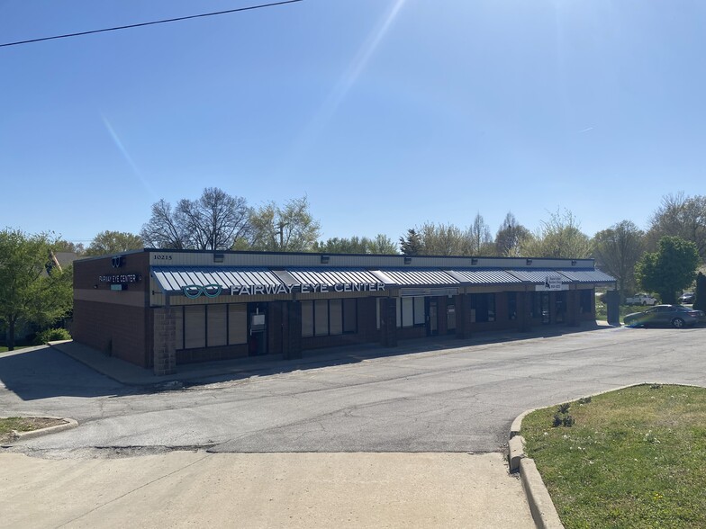 10215 E 350 Hwy, Raytown, MO à louer - Photo de l’immeuble – Image 2 sur 4