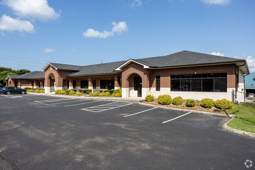 5266 N National Dr, Knoxville, TN à louer - Photo principale – Image 2 sur 7