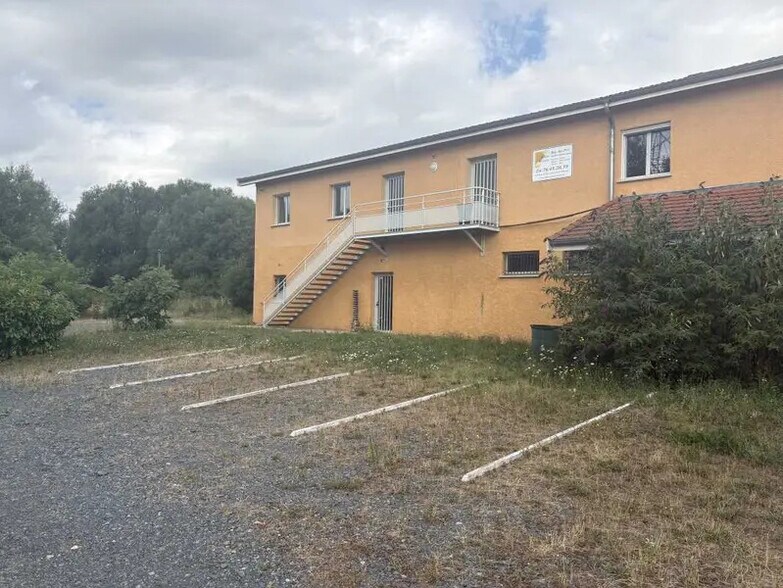 Local d’activités dans Messimy à louer - Photo de l’immeuble – Image 1 sur 8