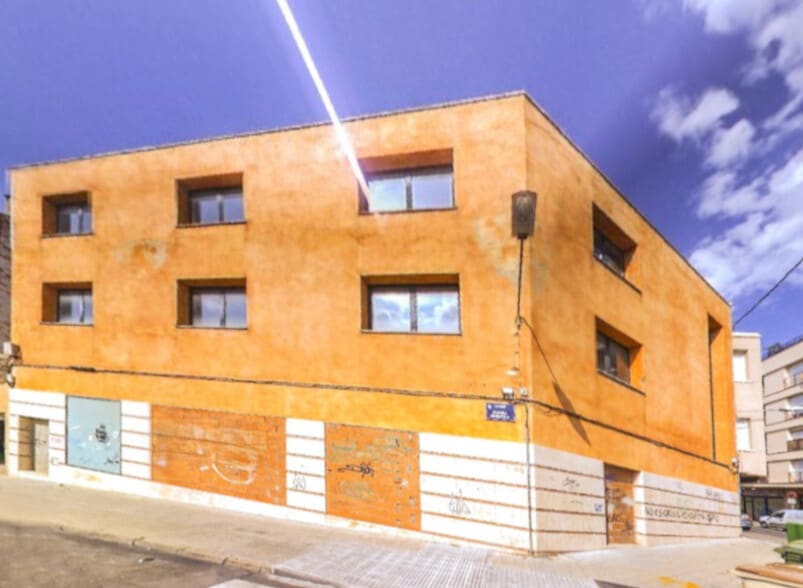 Local commercial dans Terrassa, Barcelona à vendre - Photo de l’immeuble – Image 1 sur 6
