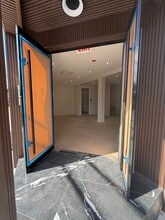 12-36 31st Dr, Long Island City, NY à louer Photo de l’immeuble– Image 2 sur 15