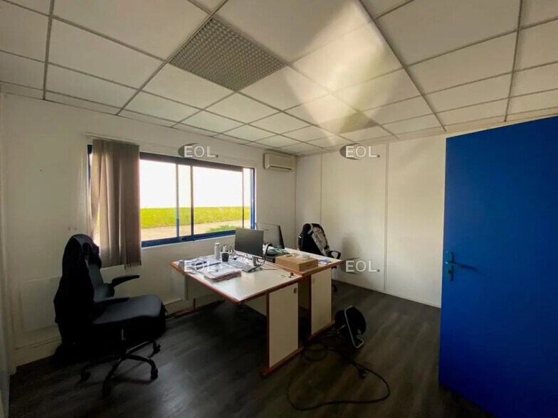 Local d’activités dans Saint-Pierre-du-Perray à louer - Photo de l’immeuble – Image 2 sur 16