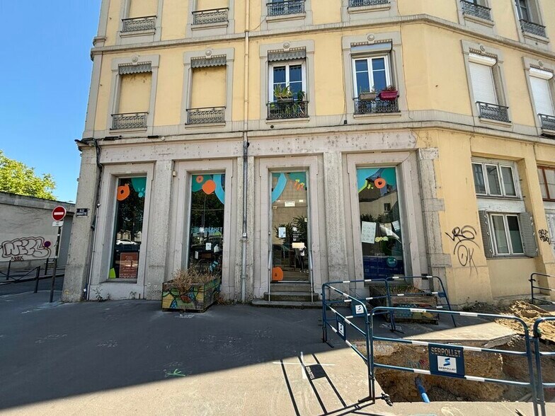 Local commercial dans Lyon 9 à louer - Photo de l’immeuble – Image 3 sur 11