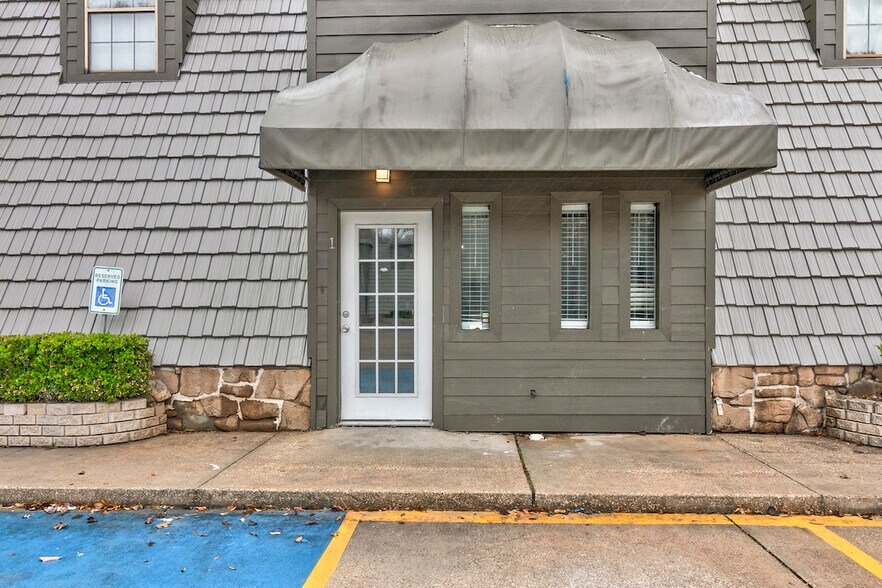 3350 Mcfaddin Ave, Beaumont, TX à louer - Photo de l’immeuble – Image 3 sur 27