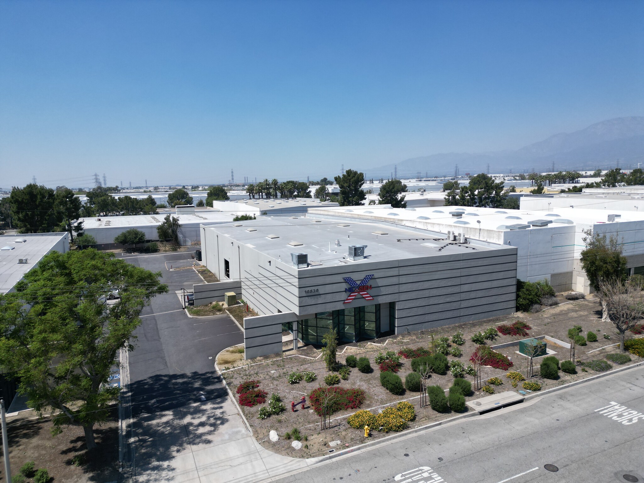 10820 Mulberry Ave, Fontana, CA à vendre Photo principale– Image 1 sur 6