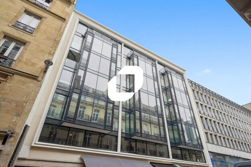 47 Rue De Ponthieu, Paris à louer - Photo de l’immeuble – Image 2 sur 11