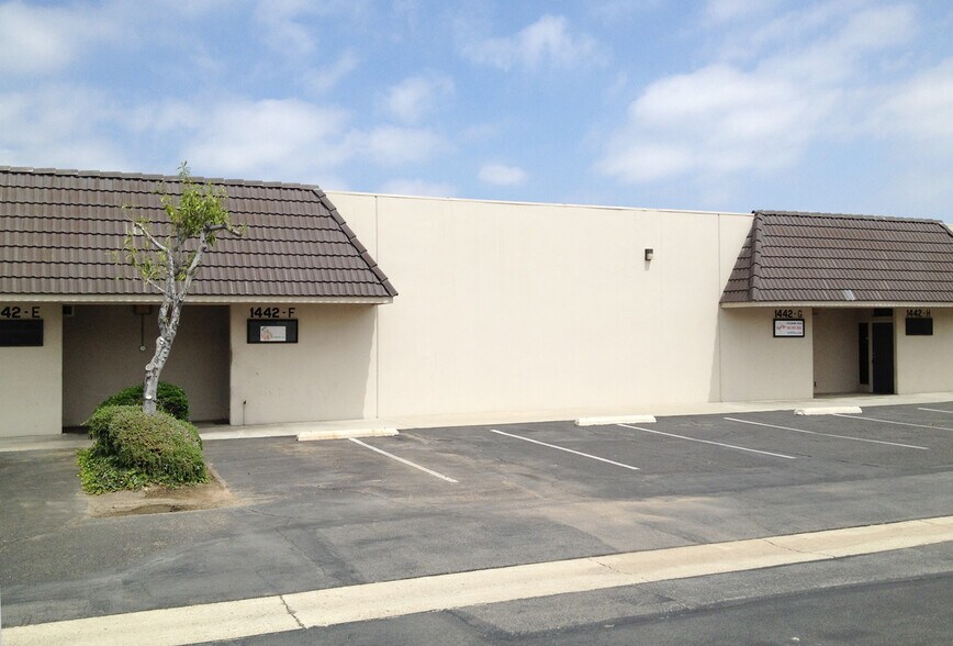 1442 W Collins Ave, Orange, CA à louer - Photo principale – Image 1 sur 1