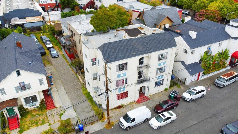 3040 E 19th St, Oakland, CA à vendre - Photo de l’immeuble – Image 3 sur 18