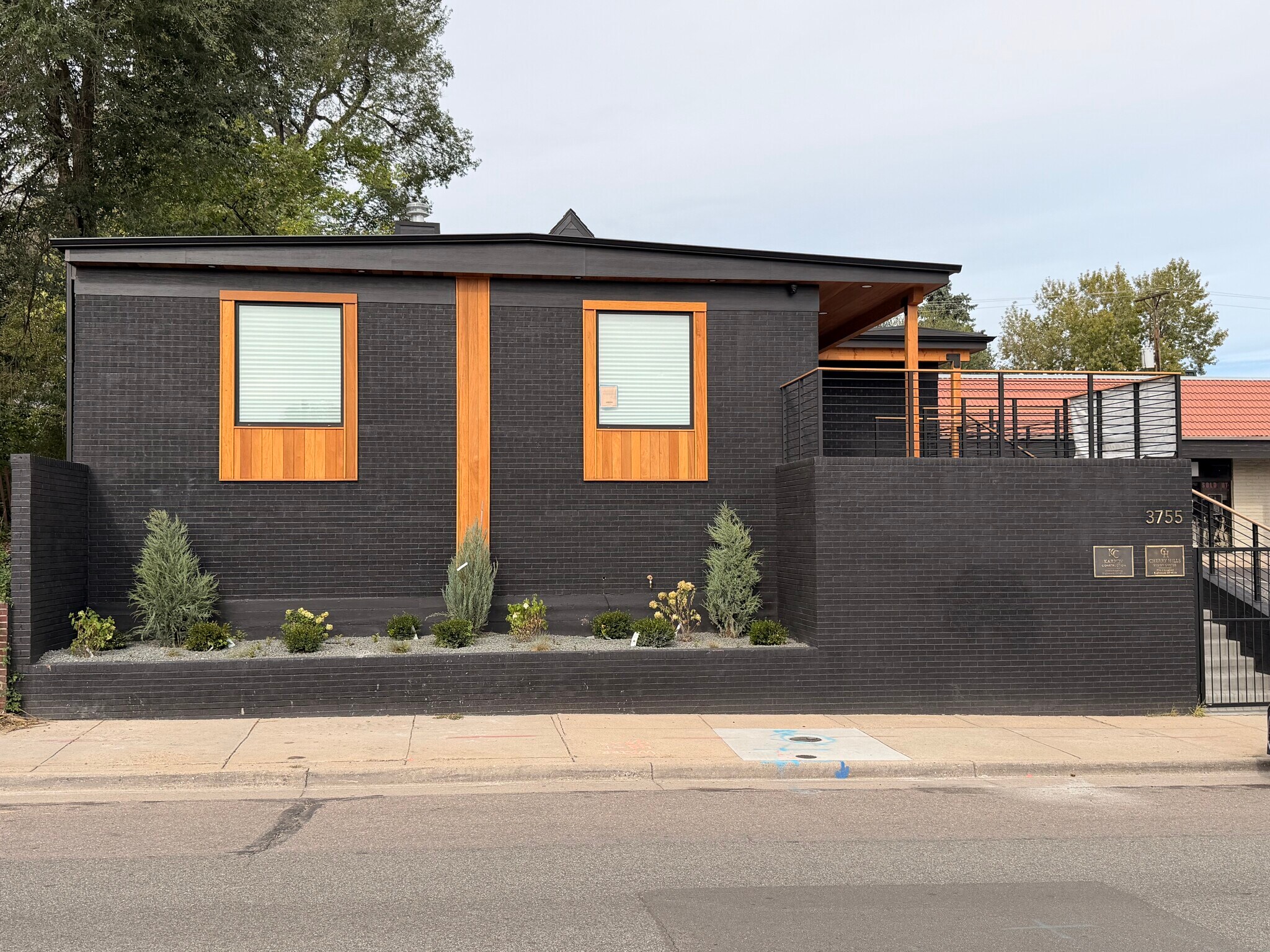 3755 S Broadway, Englewood, CO à louer Photo de l’immeuble– Image 1 sur 11