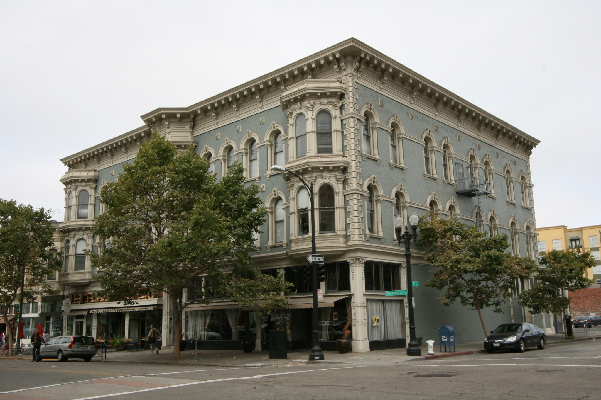 817-827 Washington St, Oakland, CA à louer Photo de l’immeuble– Image 1 sur 4