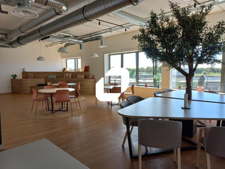 Bureau dans VILLENEUVE-D'ASCQ à louer - Photo de l’immeuble – Image 1 sur 31