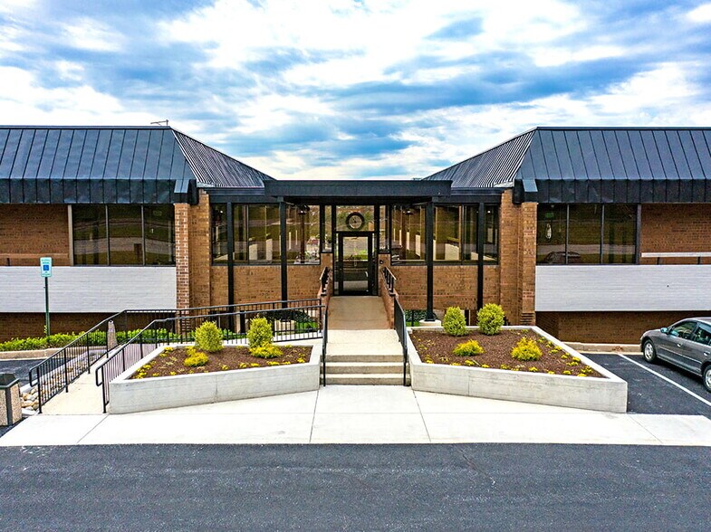 224 Schilling Cir, Hunt Valley, MD à louer - Photo de l’immeuble – Image 3 sur 10