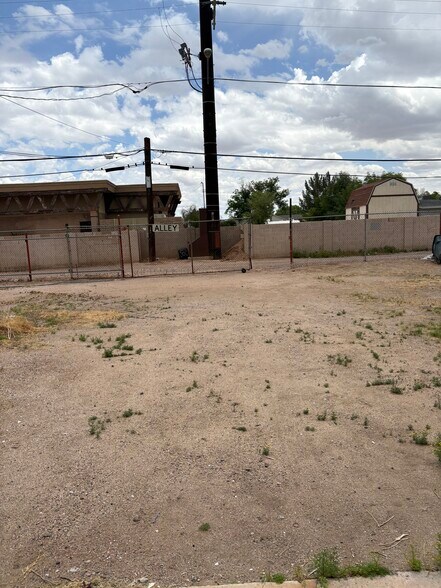 141 N Gilbert Rd, Gilbert, AZ à vendre - Photo de l’immeuble – Image 2 sur 3