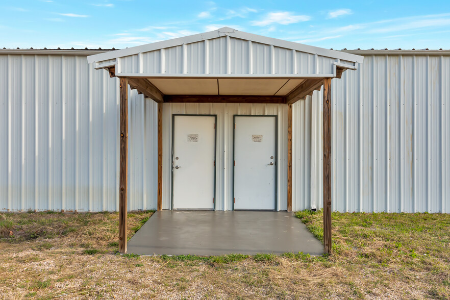 1715 N FM Road 51, Springtown, TX à louer - Photo de l’immeuble – Image 1 sur 25