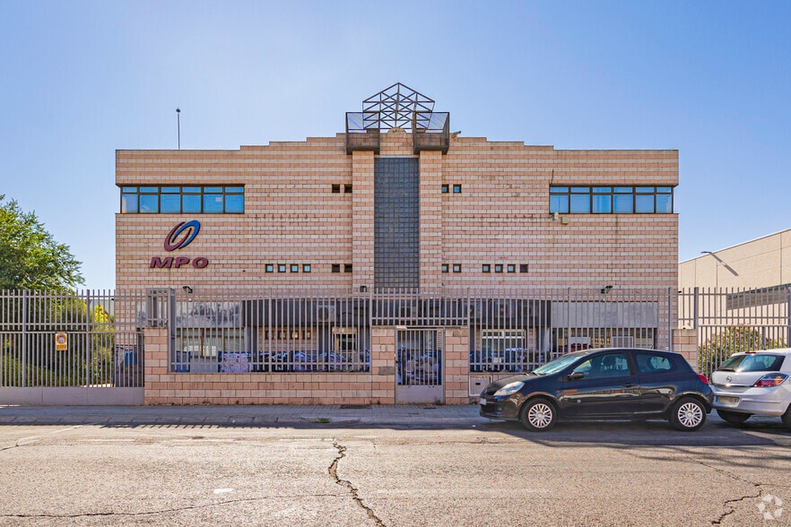 Calle Laguna, 6 - 8, calle Ebanistas, 37 portefeuille de 3 biens à vendre sur LoopNet.fr - Photo principale – Image 1 sur 15