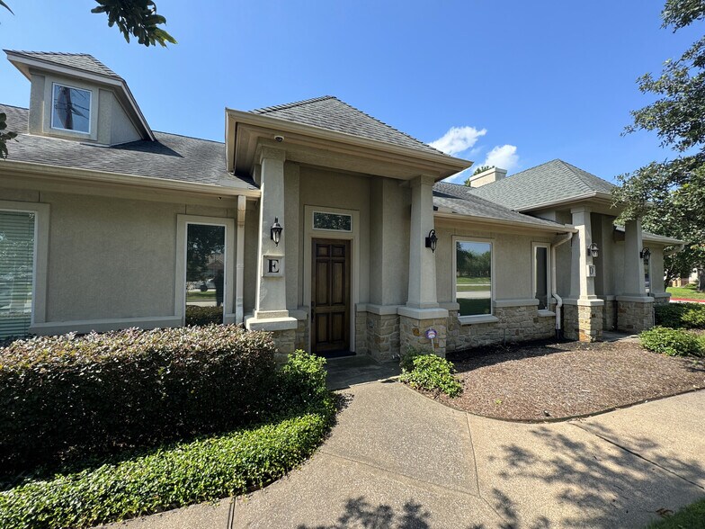 11601 Spring Cypress Rd, Tomball, TX à vendre - Photo de l’immeuble – Image 3 sur 61