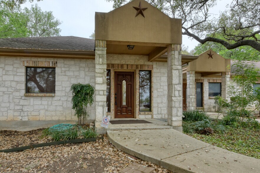 19365 FM 2252, Garden Ridge, TX à louer - Photo de l’immeuble – Image 1 sur 27