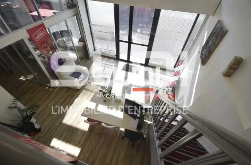 Bureau dans Lyon à louer - Photo de l’immeuble – Image 2 sur 7