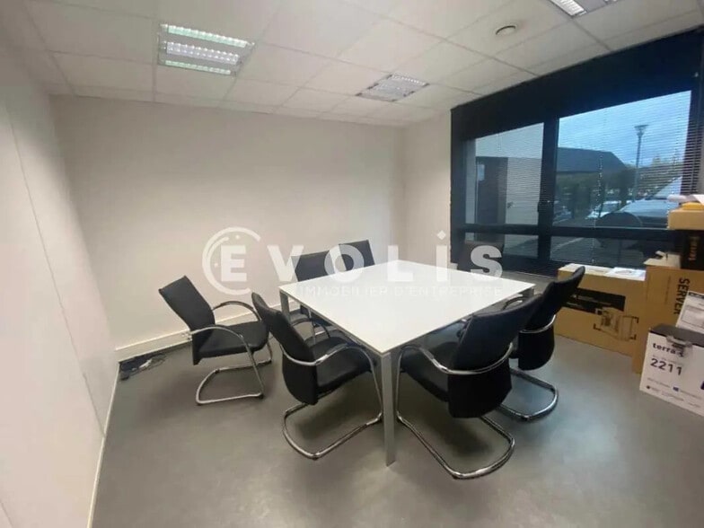 Bureau dans Dury à louer - Photo de l’immeuble – Image 2 sur 2