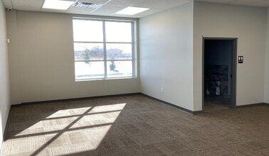 9000 E. 46th N. St, Bel Aire, KS à louer Photo intérieure– Image 2 sur 3