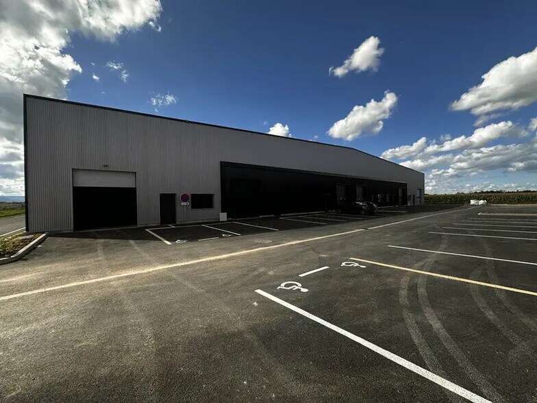 Local d'activités dans Fegersheim à vendre - Photo de l’immeuble – Image 2 sur 7
