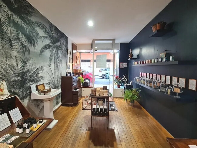 Plus de détails pour Local commercial à louer