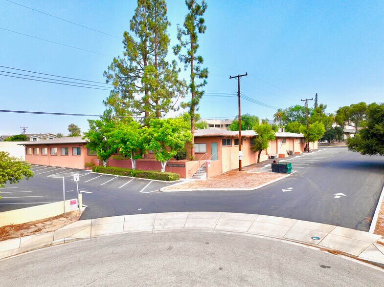 109 Spring St, Claremont, CA à louer - Photo de l’immeuble – Image 3 sur 19