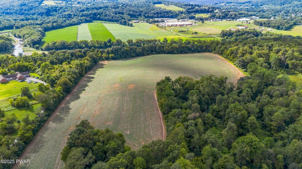 Wellwood Dr, Tunkhannock, PA à vendre - Photo de l’immeuble – Image 2 sur 9