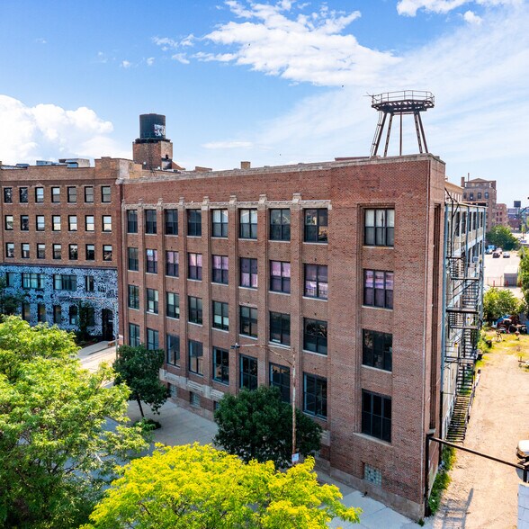350 N Ogden Ave, Chicago, IL à vendre - Photo de l’immeuble – Image 2 sur 18